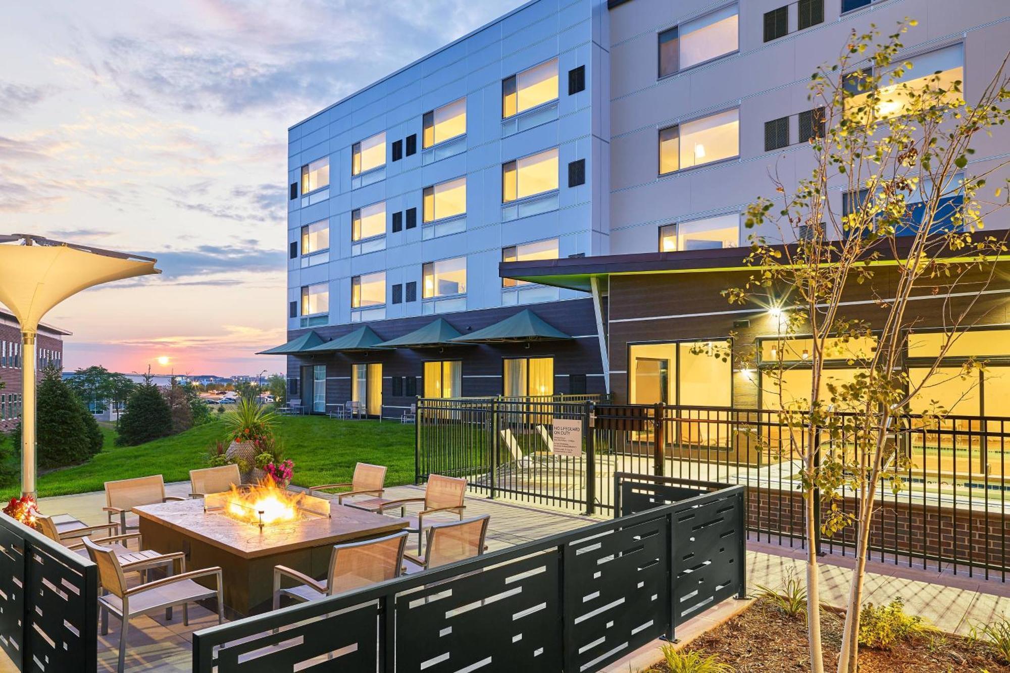 Hotel Element West Des Moines